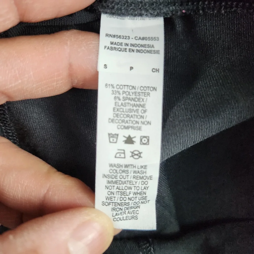 Nike Sportswear Essential Leggings Womens Small Black Swoosh Logo High Waisted